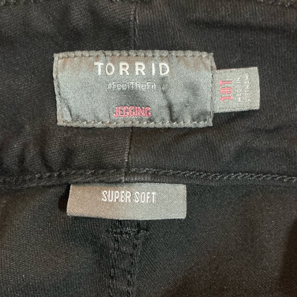 🍓 Torrid Jegging Super Soft Black Denim Jeans - 18 - Picture 6 of 7